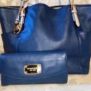 Michael Kors mid size purse & wallet